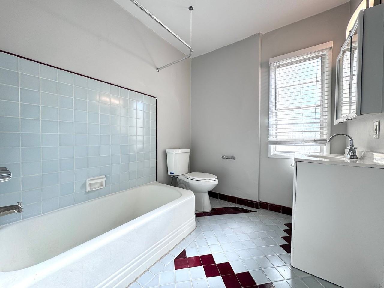 1909 N Las Palmas Ave - Photo 7 of 9