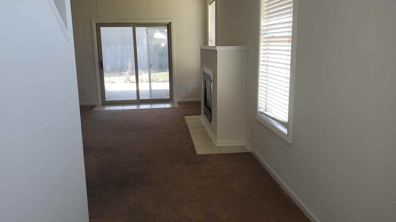 204-206 White River Dr - Photo 2 of 18