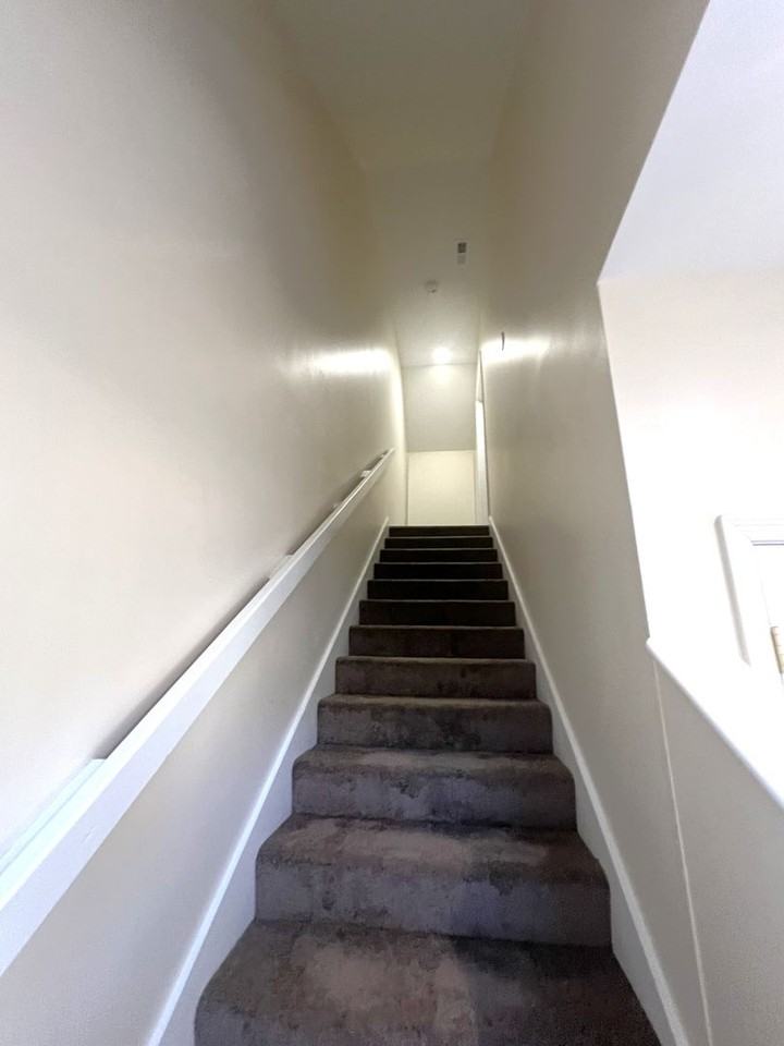 422 Benjamin Ave #A - Photo 3 of 13