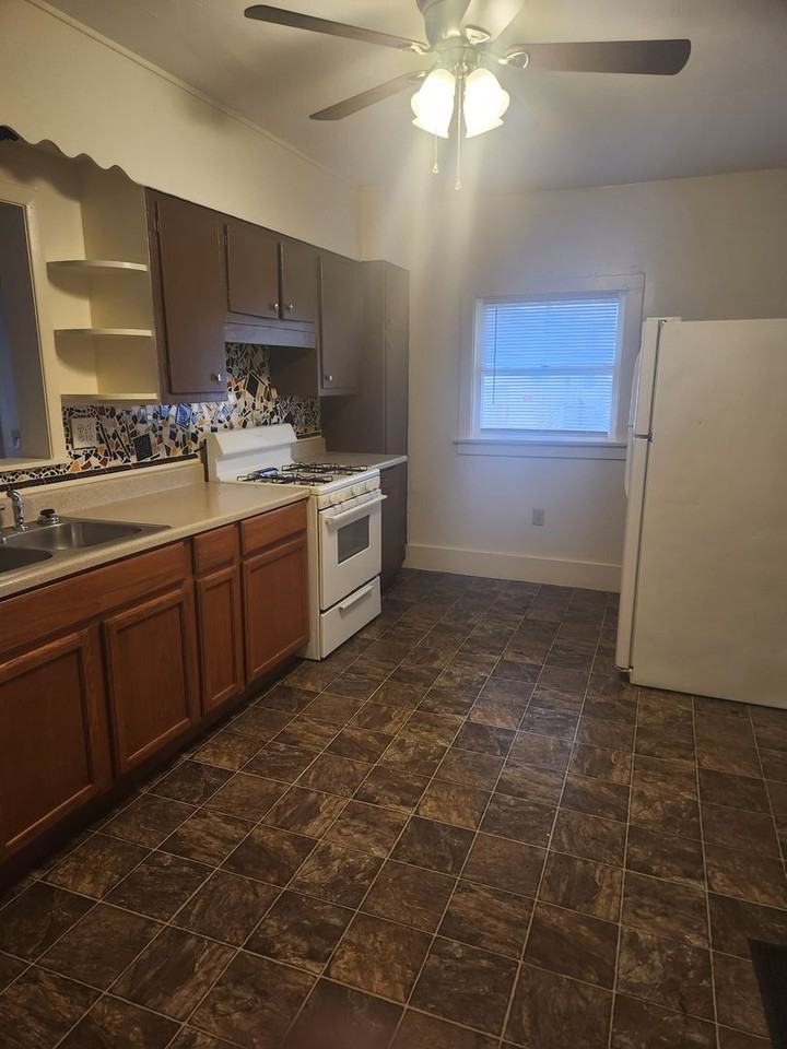 416 Russell Ave - Photo 3 of 11