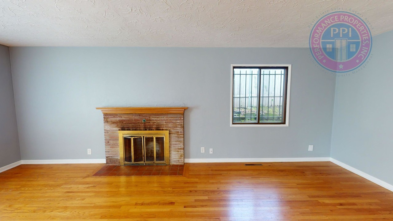 8426 Sw 8th Ave - Photo 3 of 22