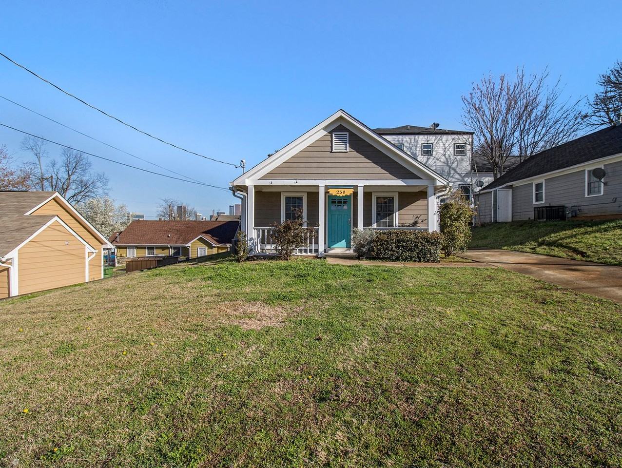 250 Little Street Southeast - Photo 2 of 18