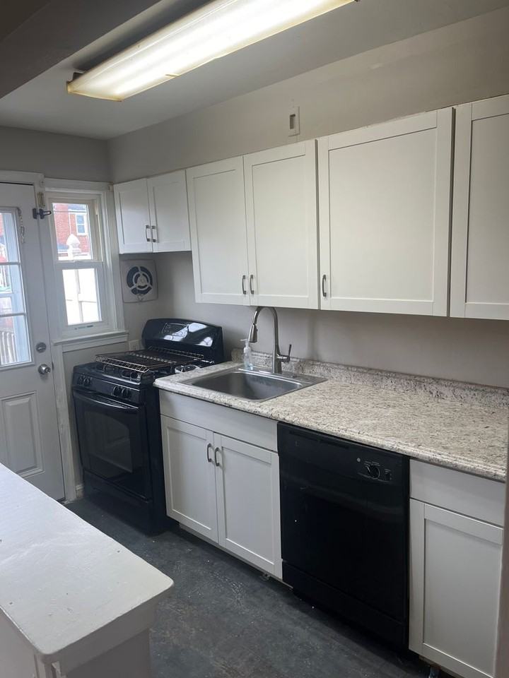 7842 Saint Fabian Ln - Photo 3 of 21