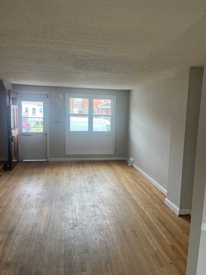 7842 Saint Fabian Ln - Photo 4 of 21