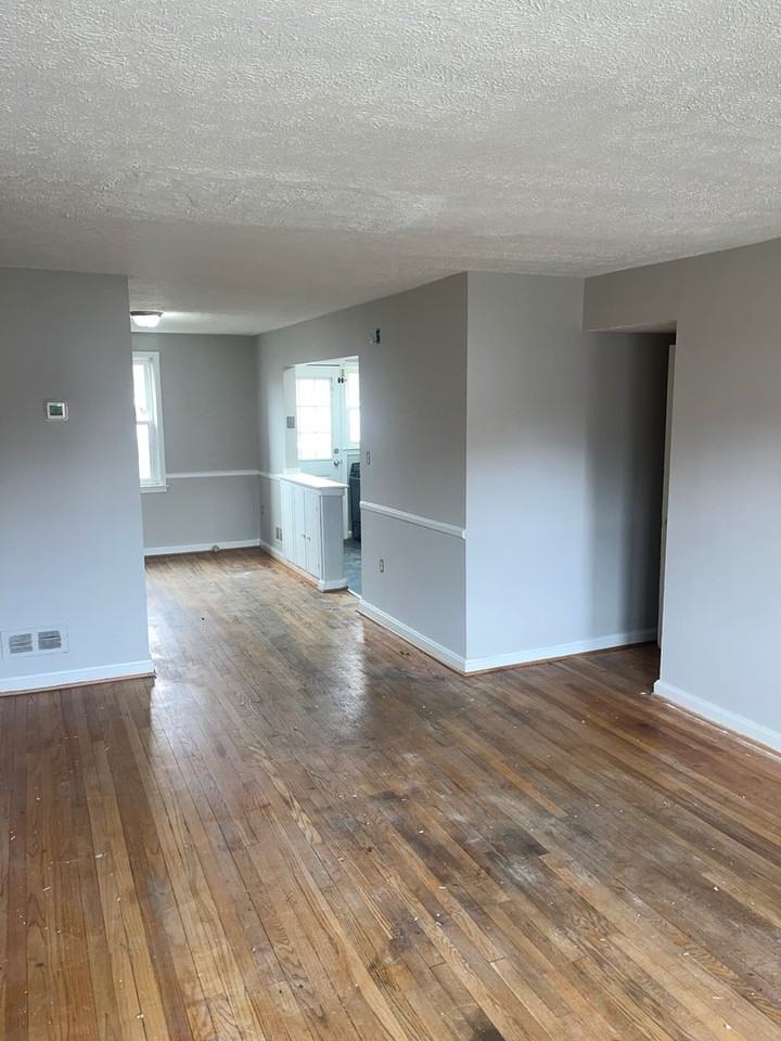 7842 Saint Fabian Ln - Photo 5 of 21