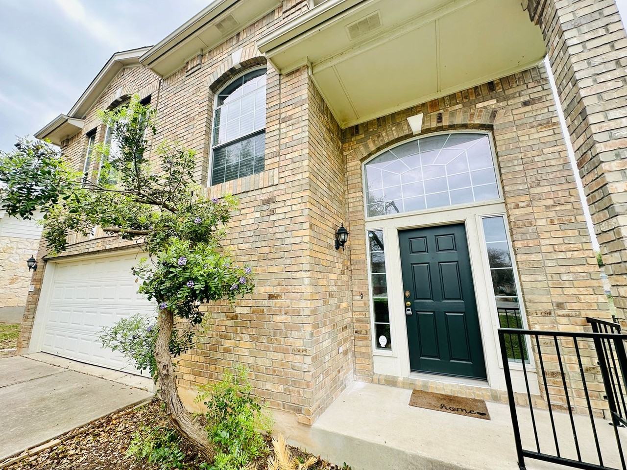 16216 Castletroy Dr - Photo 3 of 50