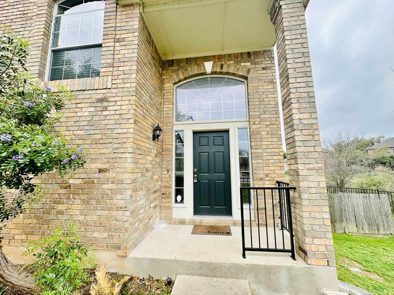 16216 Castletroy Dr - Photo 4 of 50