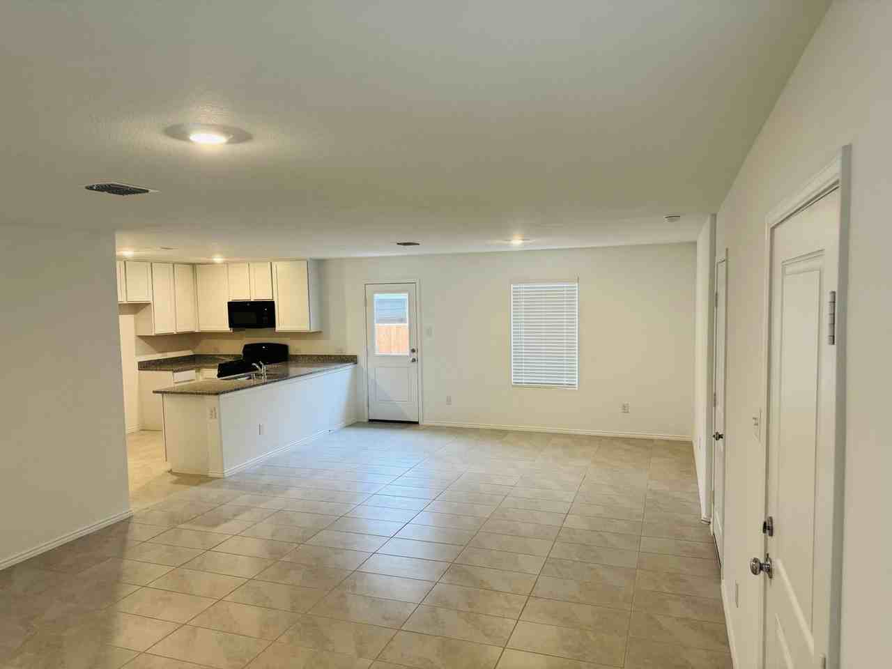 9001 Thrasher Trl - Photo 3 of 18