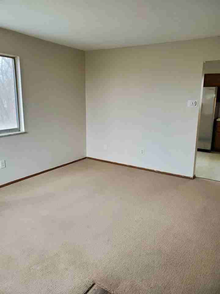 1507-1509 Rowland - Photo 3 of 17