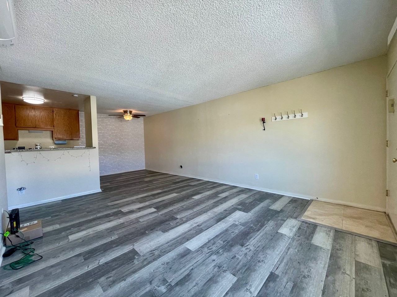 12716 Lakeshore Dr #I - Photo 4 of 18