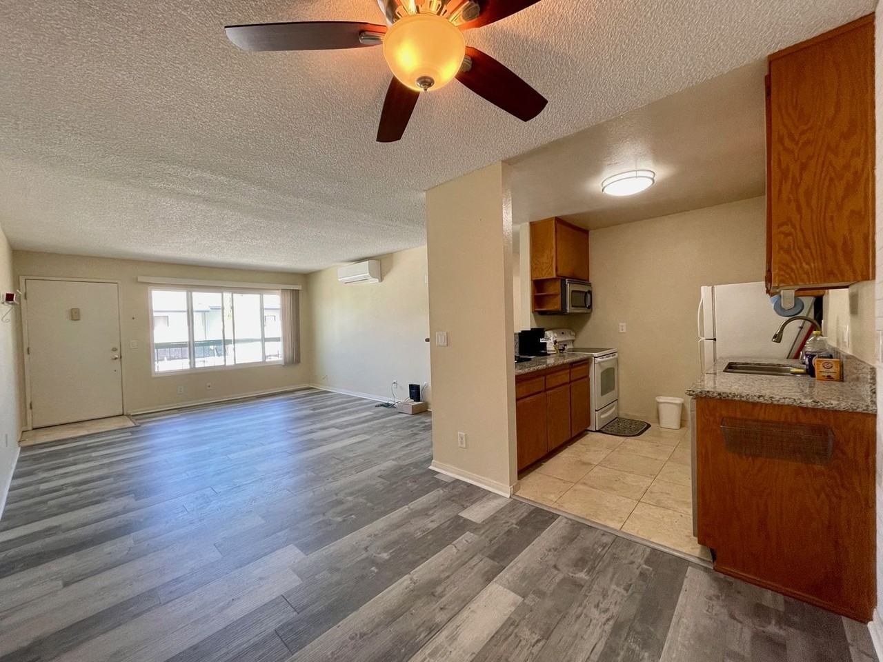 12716 Lakeshore Dr #I - Photo 6 of 18