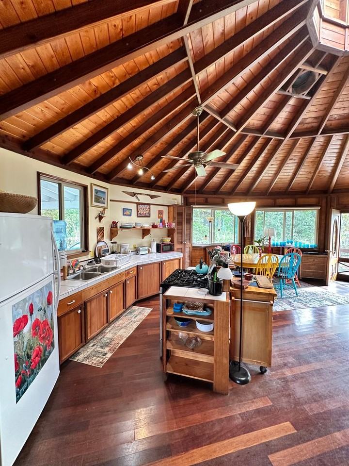 15-1511 18th Ave - Photo 3 of 13