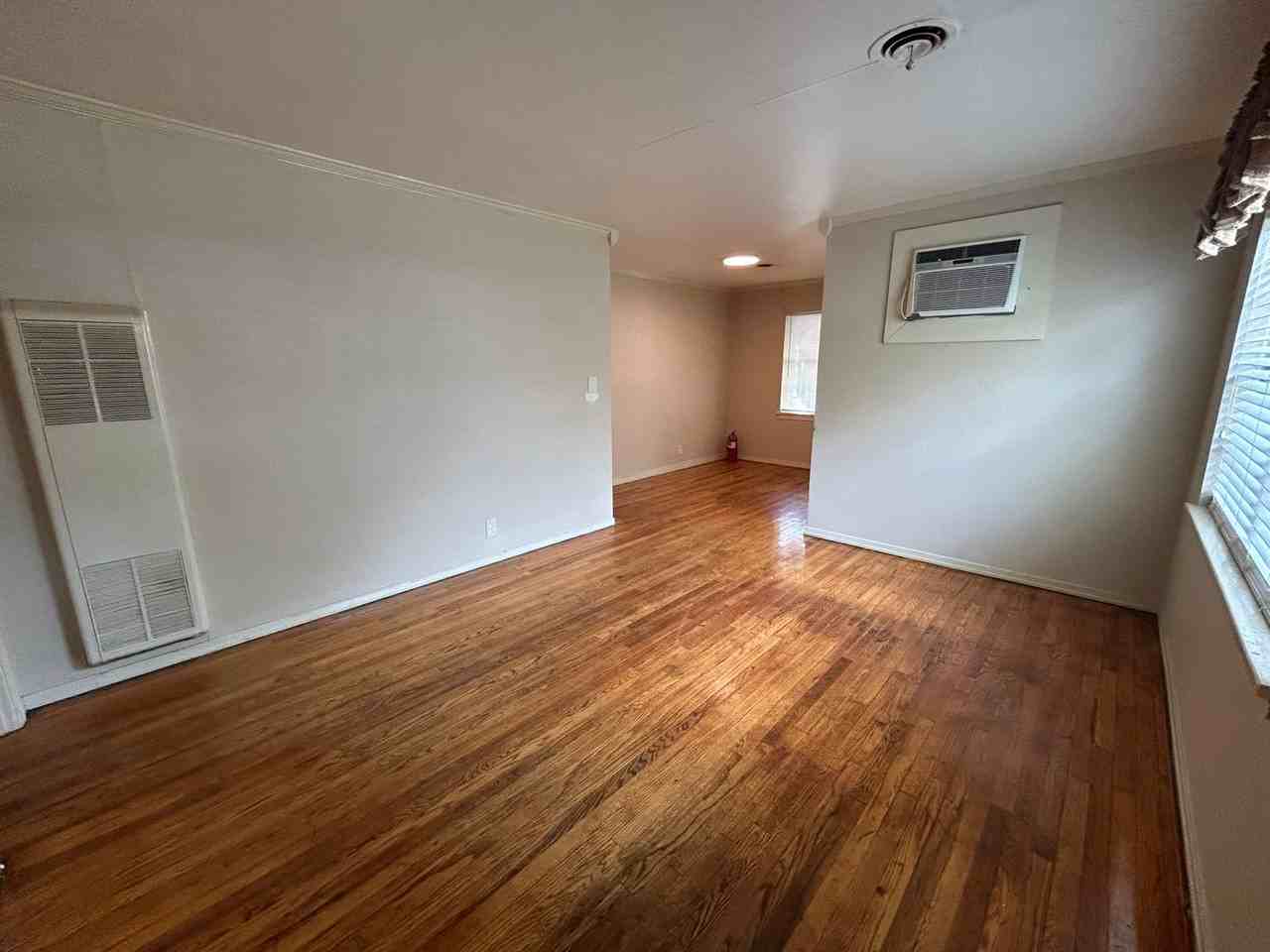 2741 Sunnybrook St - Photo 2 of 8