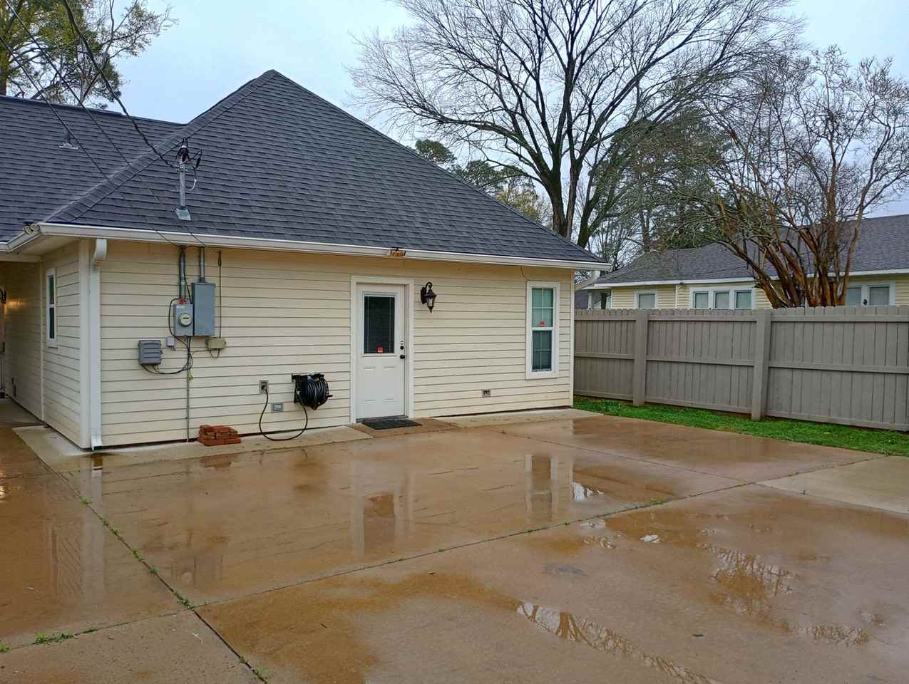 2214 Jackson St - Photo 2 of 15