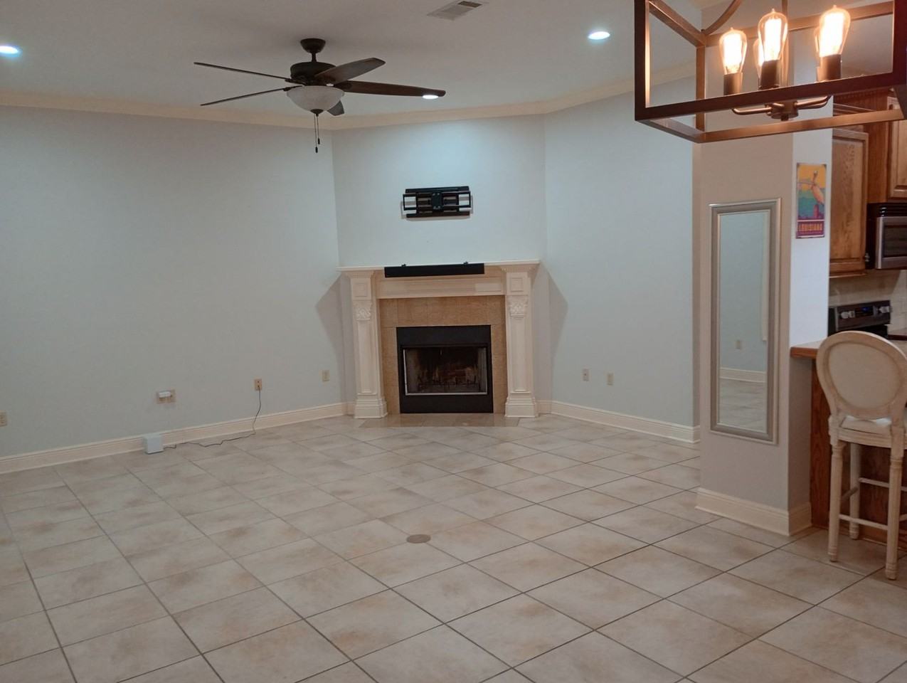 2214 Jackson St - Photo 3 of 15