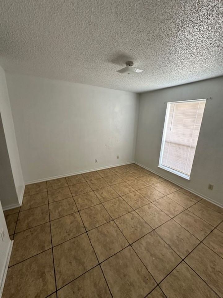 Ridgecrest Apartments - Photo 3 of 10