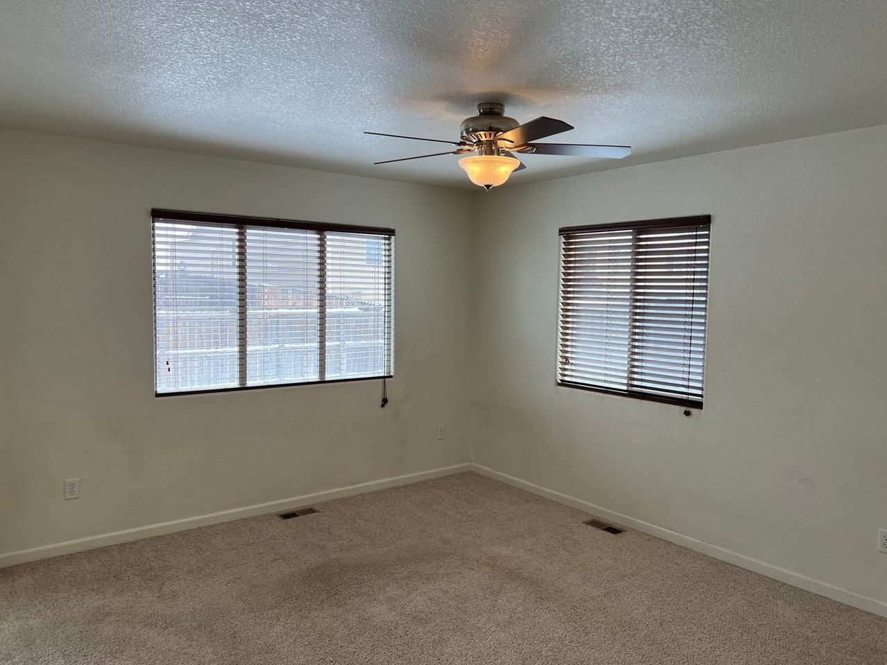 5006 Crews Ct - Photo 4 of 12