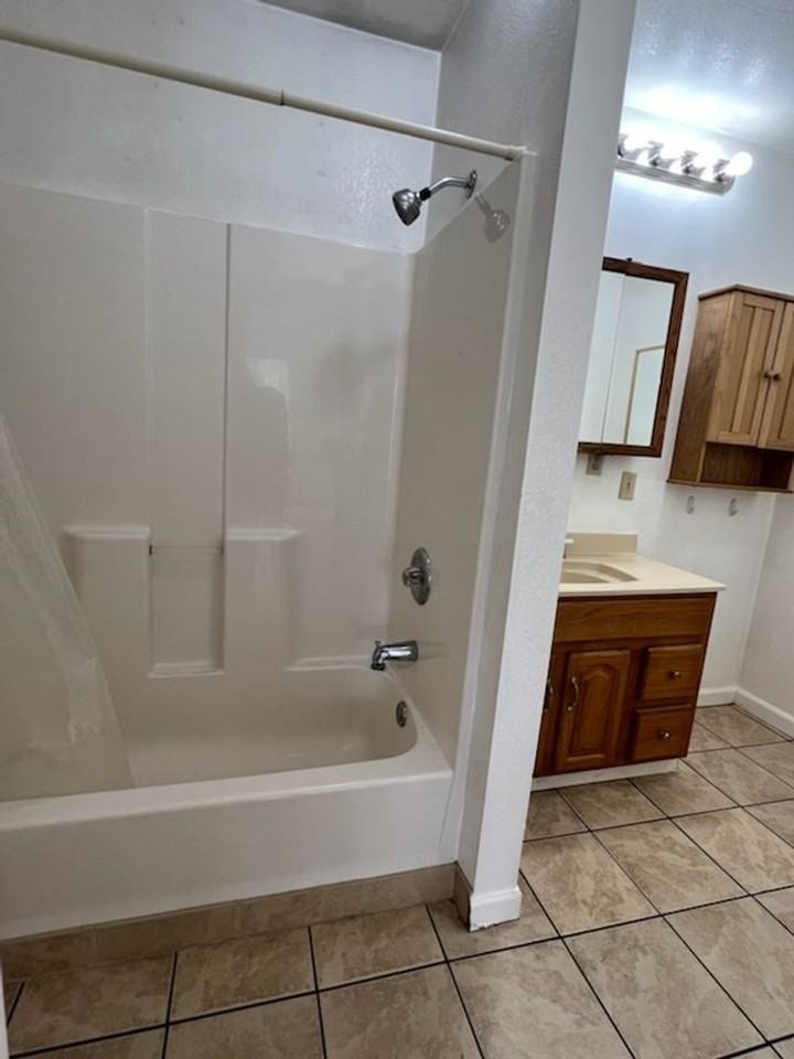 730 Saddlerock Dr - Photo 7 of 9