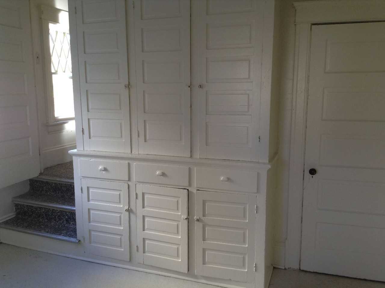 814 Williams St - Photo 3 of 13