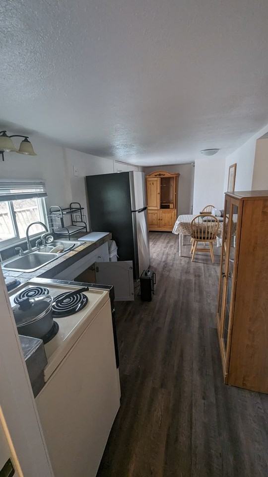 130 Fireman Row - Photo 3 of 9