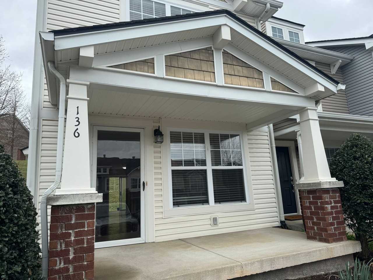 136 Shadow Glen Dr - Photo 3 of 37