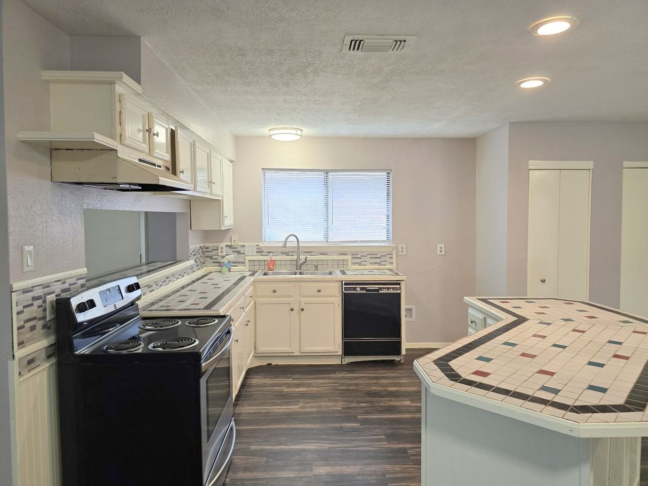 1335 Willersley Ln - Photo 6 of 19