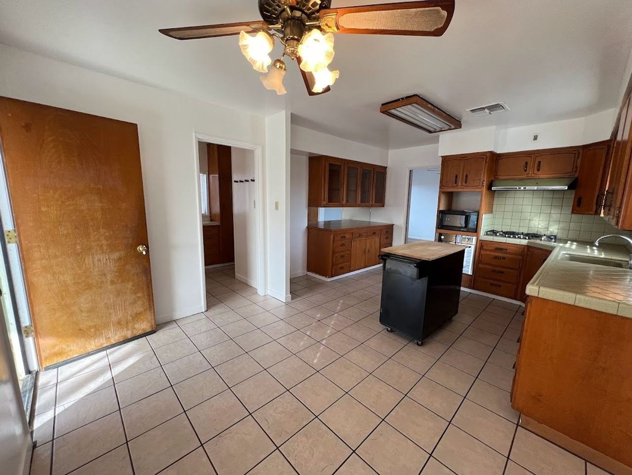 16109 E Manning Ave - Photo 6 of 32