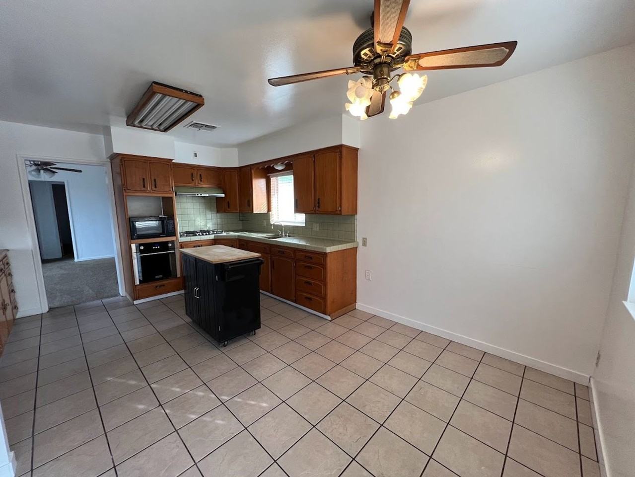 16109 E Manning Ave - Photo 7 of 32