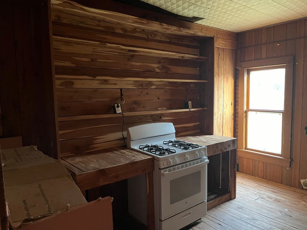 821 Church Ave - Photo 3 of 9