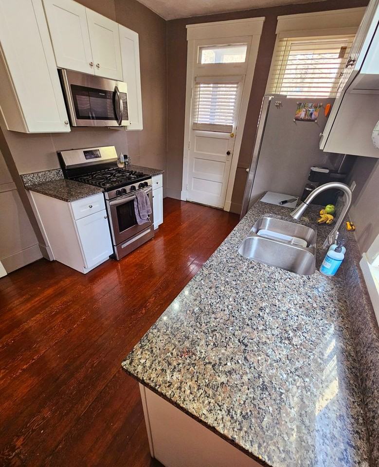 3842 Baytree St - Photo 3 of 17