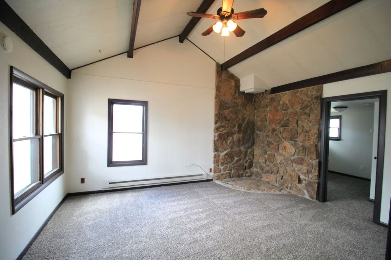 1223 S Willow St - Photo 2 of 7
