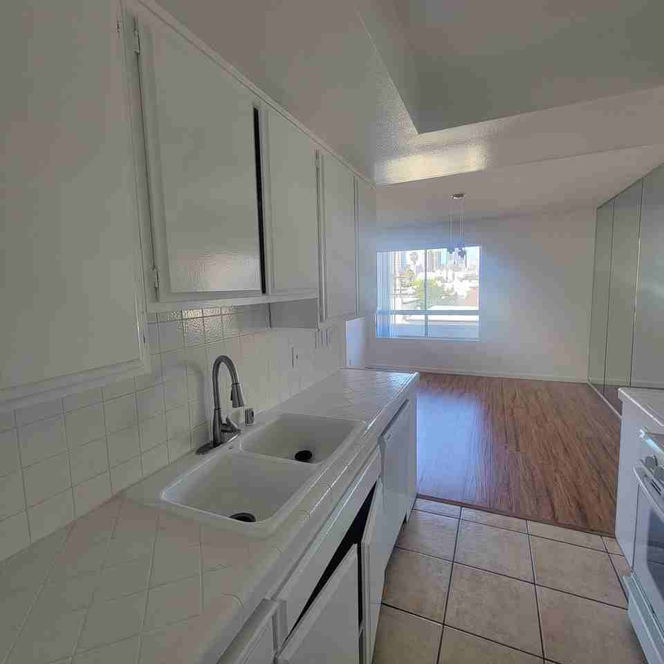 10650 Holman Ave #302 - Photo 3 of 50