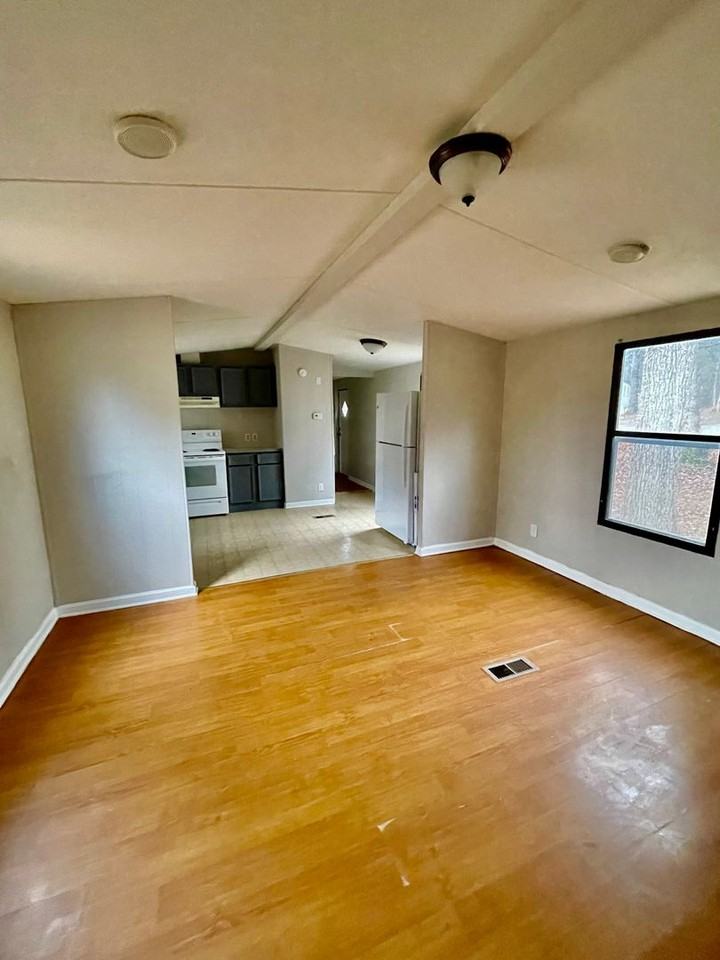 112 Canipe Rd - Photo 5 of 8