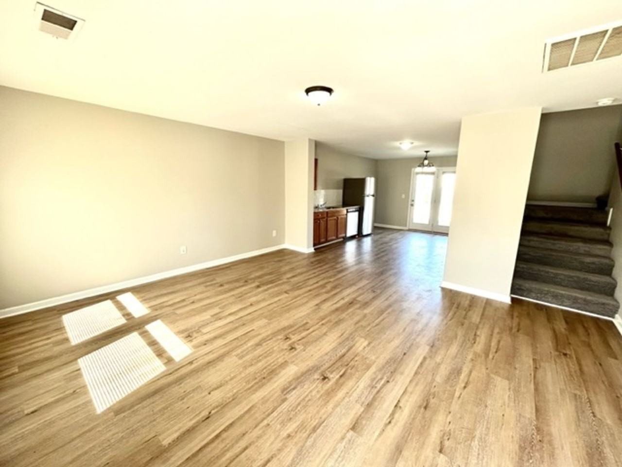 139 Whitestone Dr Ne - Photo 2 of 22