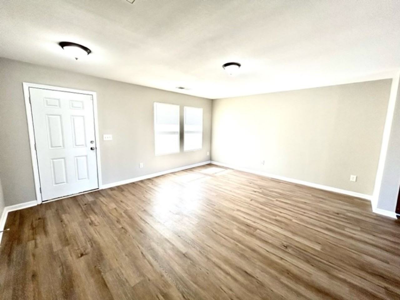 139 Whitestone Dr Ne - Photo 3 of 22