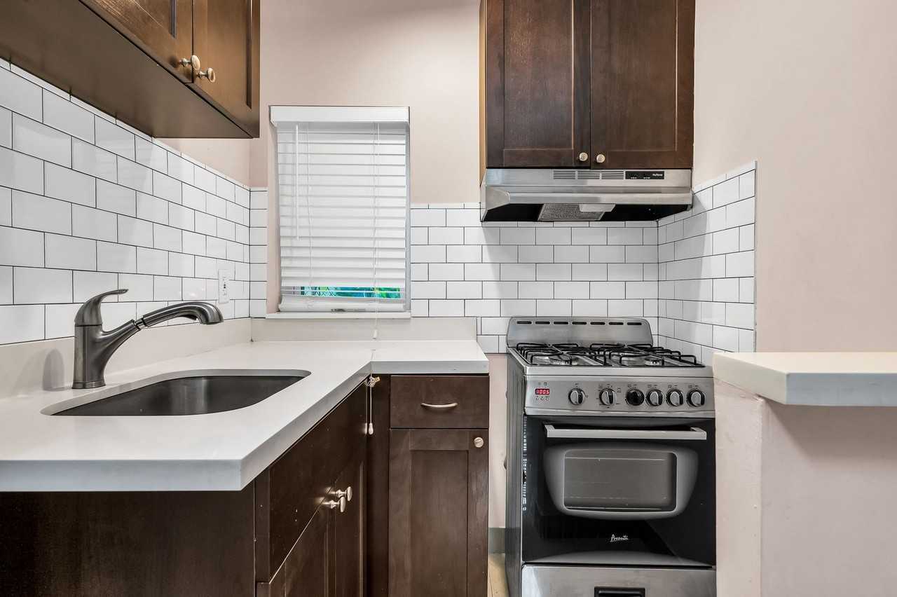 817 NE 19th Avenue - Photo 3 of 45