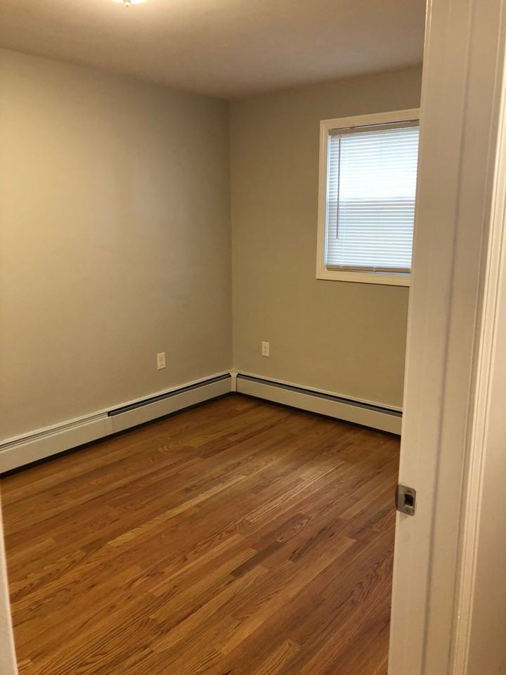 295 Huxley Ave. - Photo 3 of 22