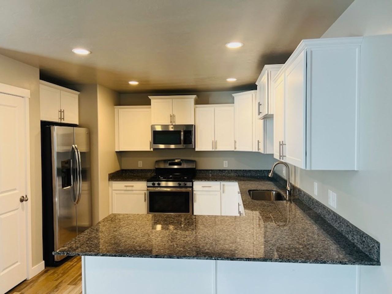 505 W Fox Chase Dr - Photo 2 of 29