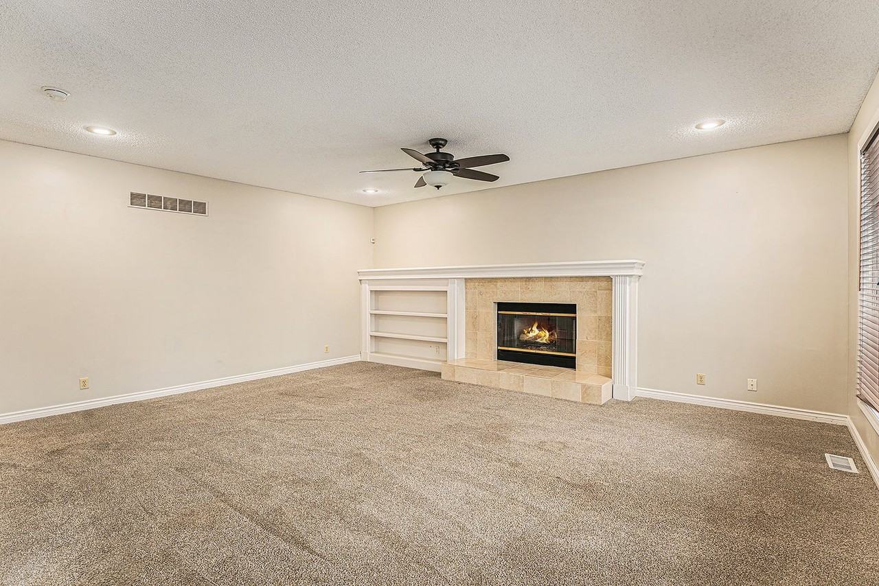 12397 S Gallery St - Photo 3 of 37