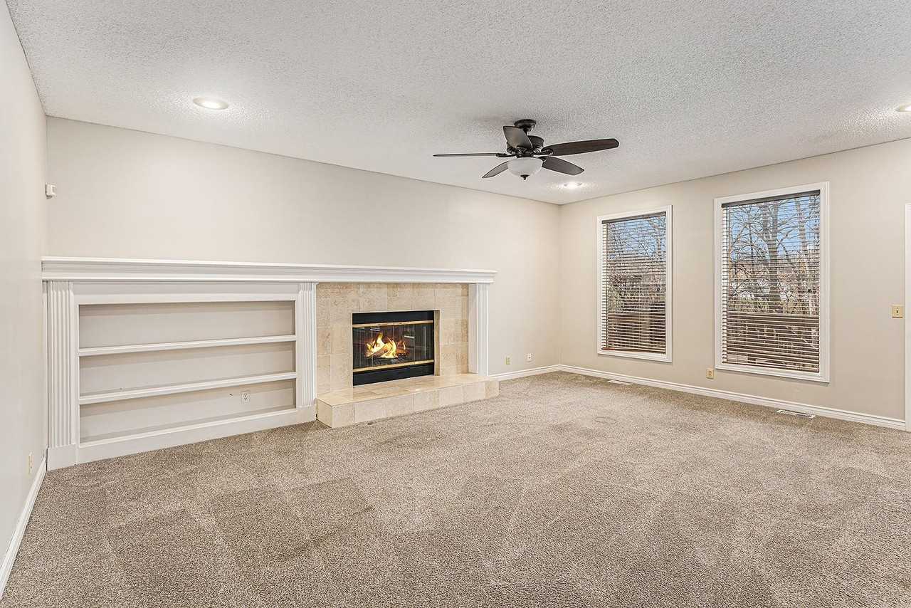 12397 S Gallery St - Photo 4 of 37