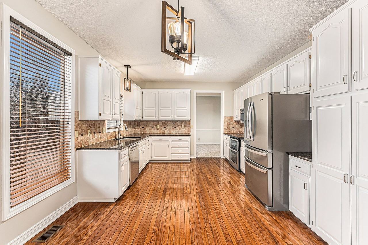 12397 S Gallery St - Photo 7 of 37