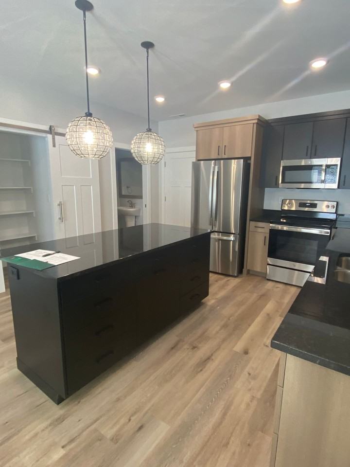 1605 Grinnell Way - Photo 3 of 24