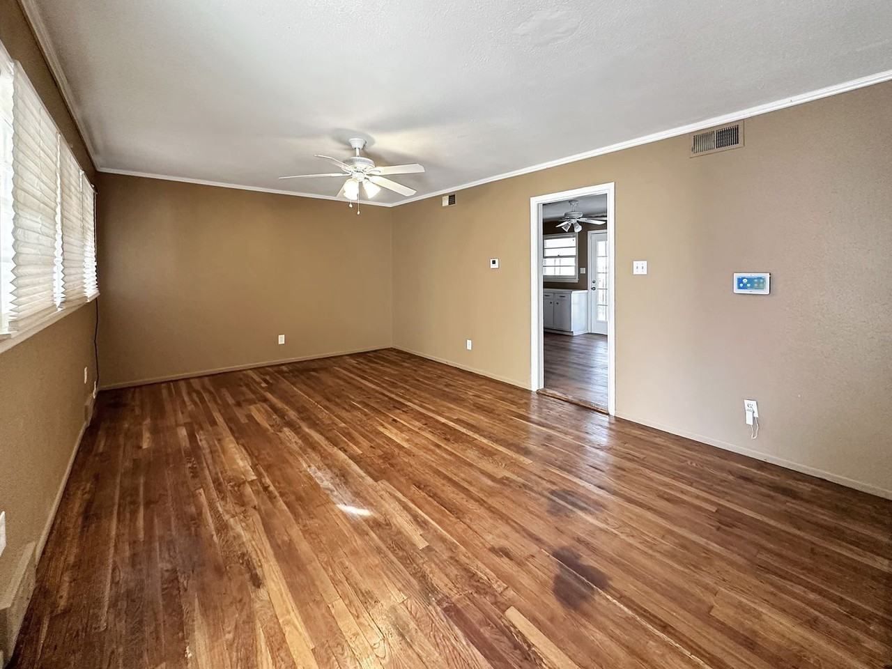 204 E Mesa Dr - Photo 2 of 8