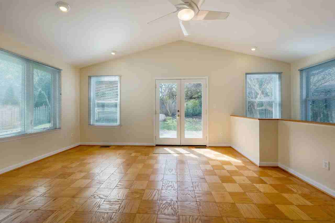 6504 Stratford Road - Photo 4 of 50