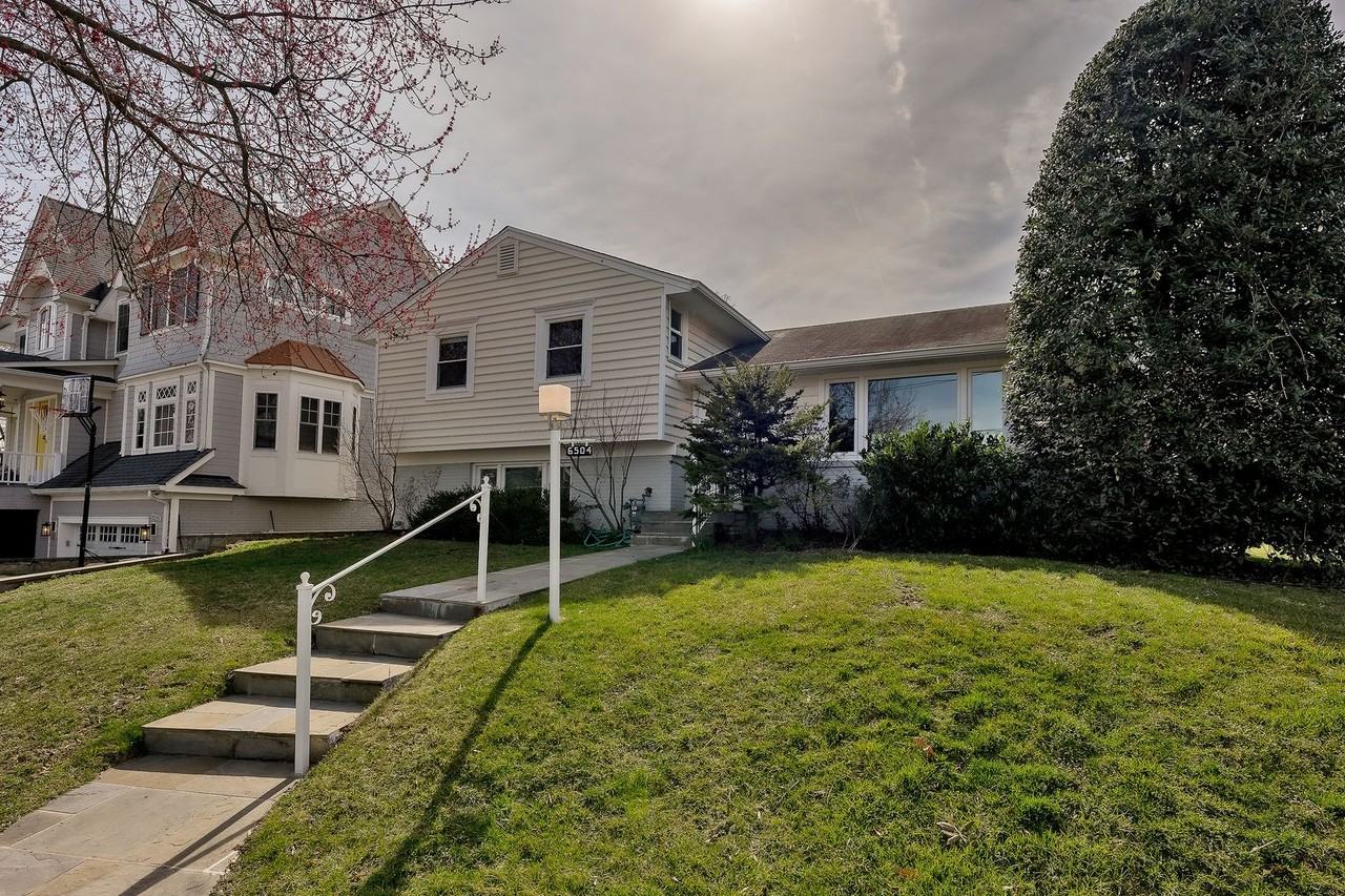 6504 Stratford Road - Photo 7 of 50