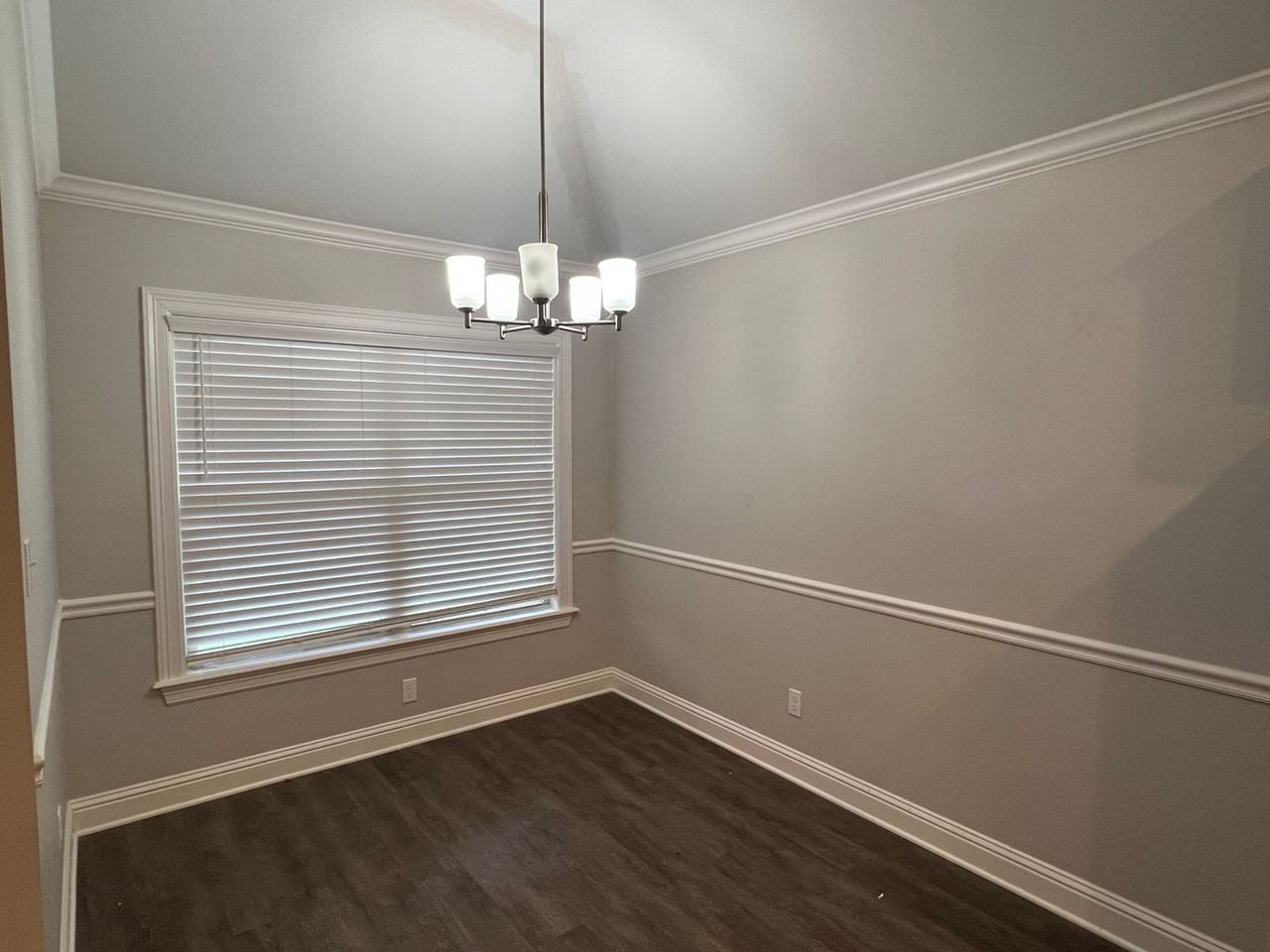 339 Camden Hl - Photo 7 of 16