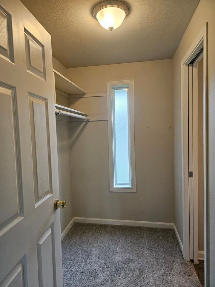 5030 212th St Sw #C - Photo 7 of 10