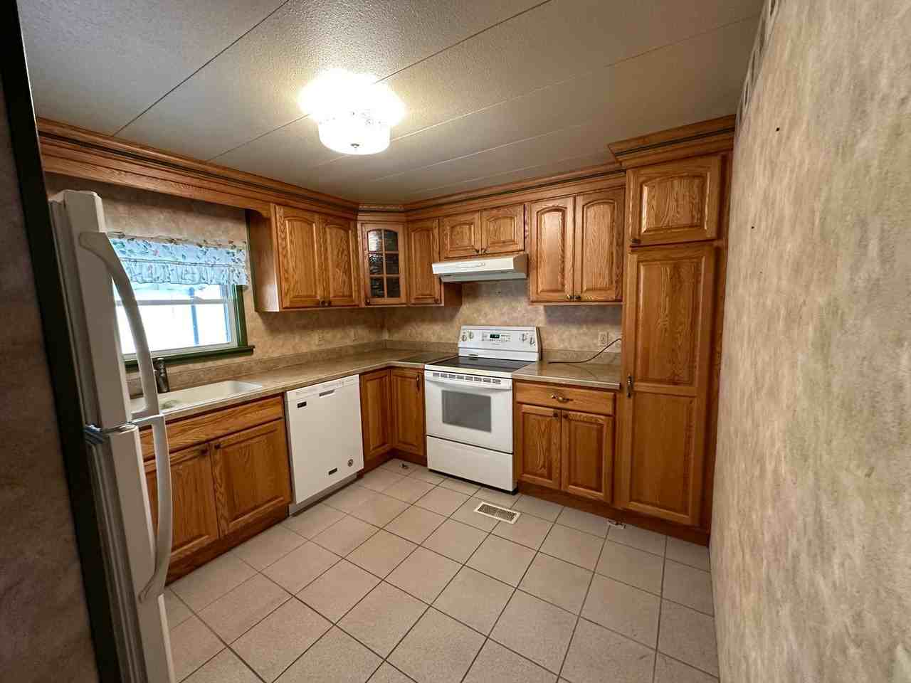 15 Beuchler Ln - Photo 2 of 17