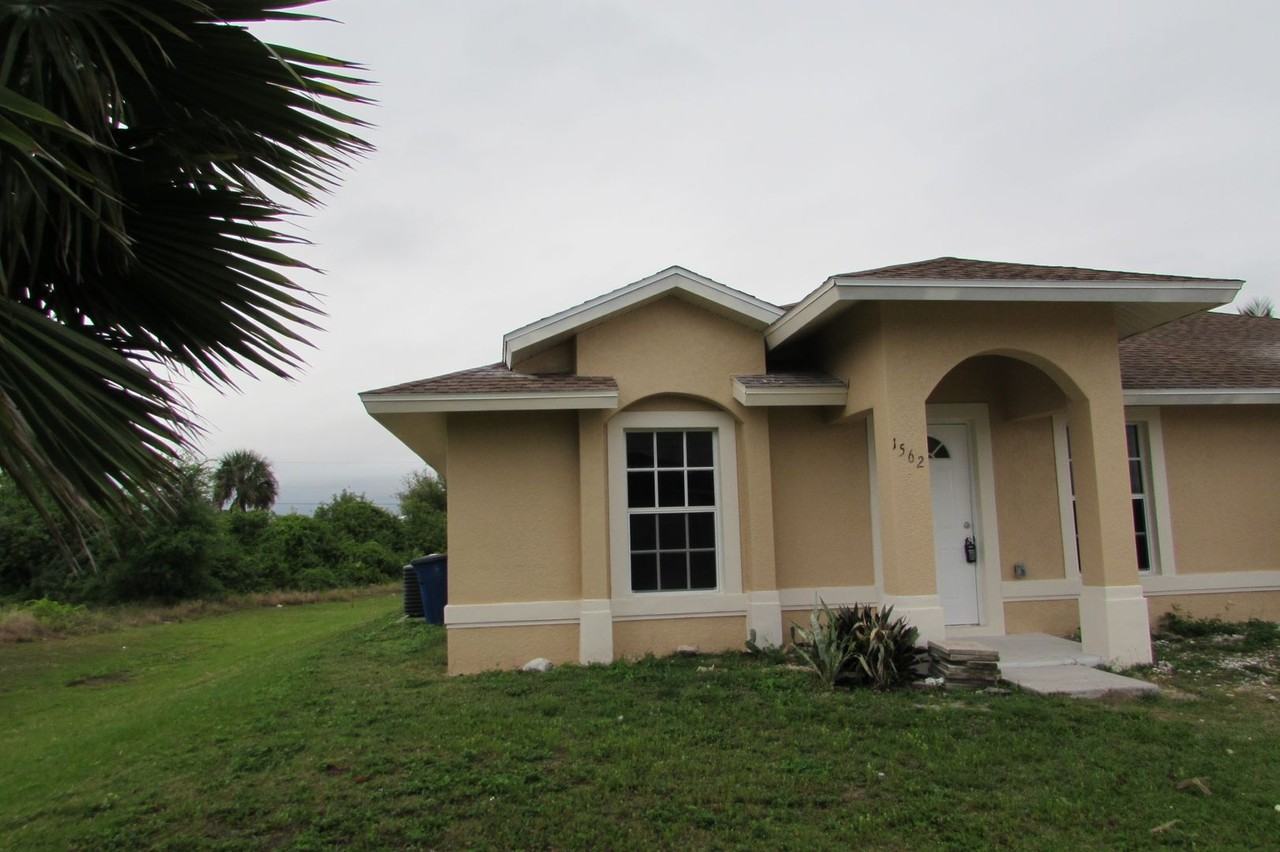 1562 Gilbert Ave S, Lehigh Acres, FL 33973 2 Bedroom House for 1,600