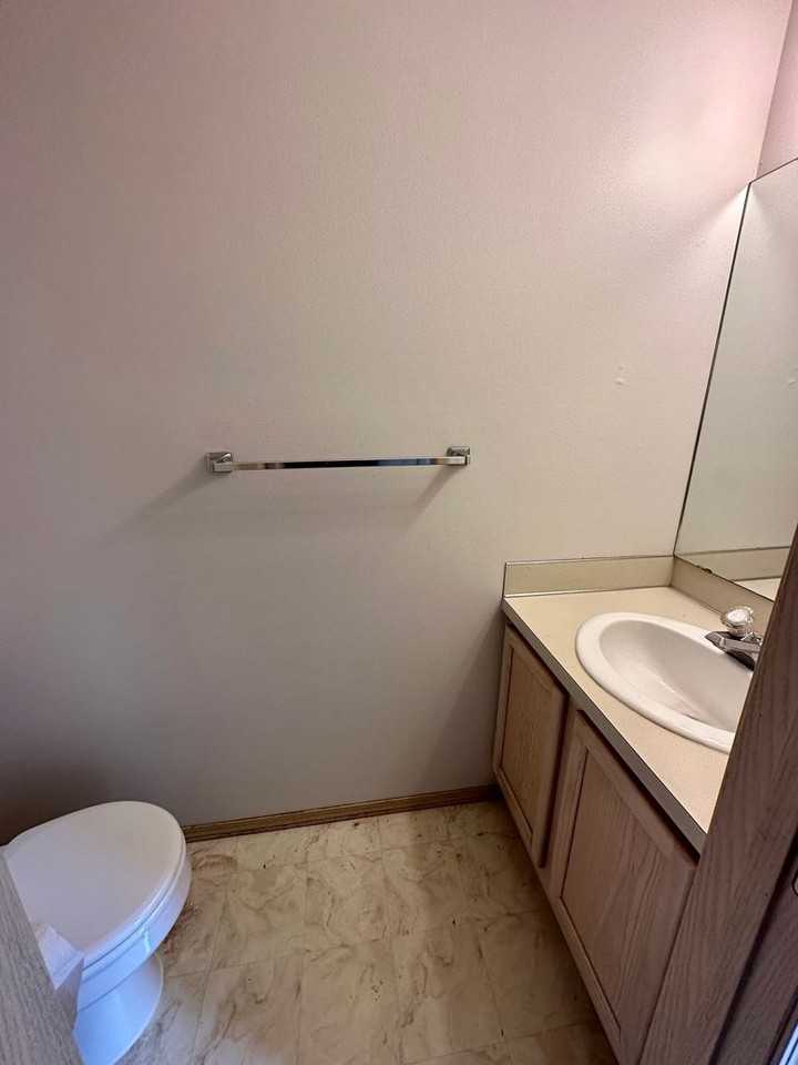 2425 Kentucky St - Photo 3 of 25